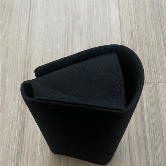 CHANEL Black Quilted Sunglasses Case w/ Logo and Box and Dust Cloth - Picture 5 of 7